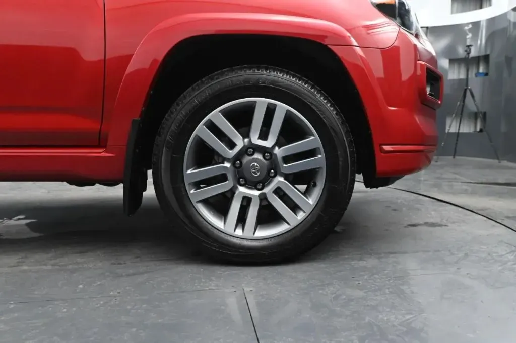 Toyota 4Runner photo 19