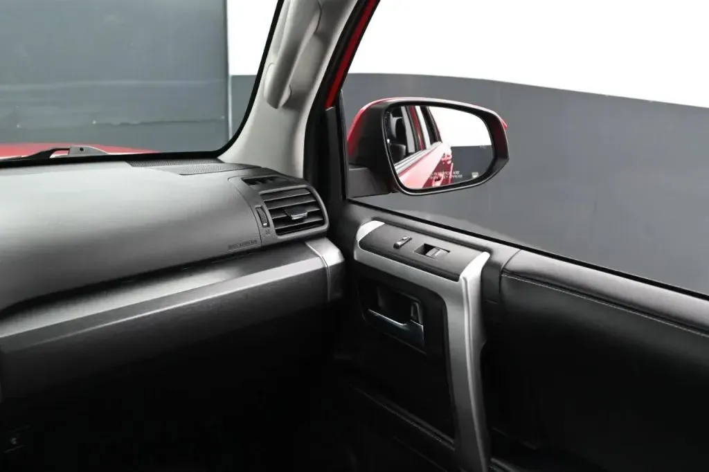 Toyota 4Runner photo 23