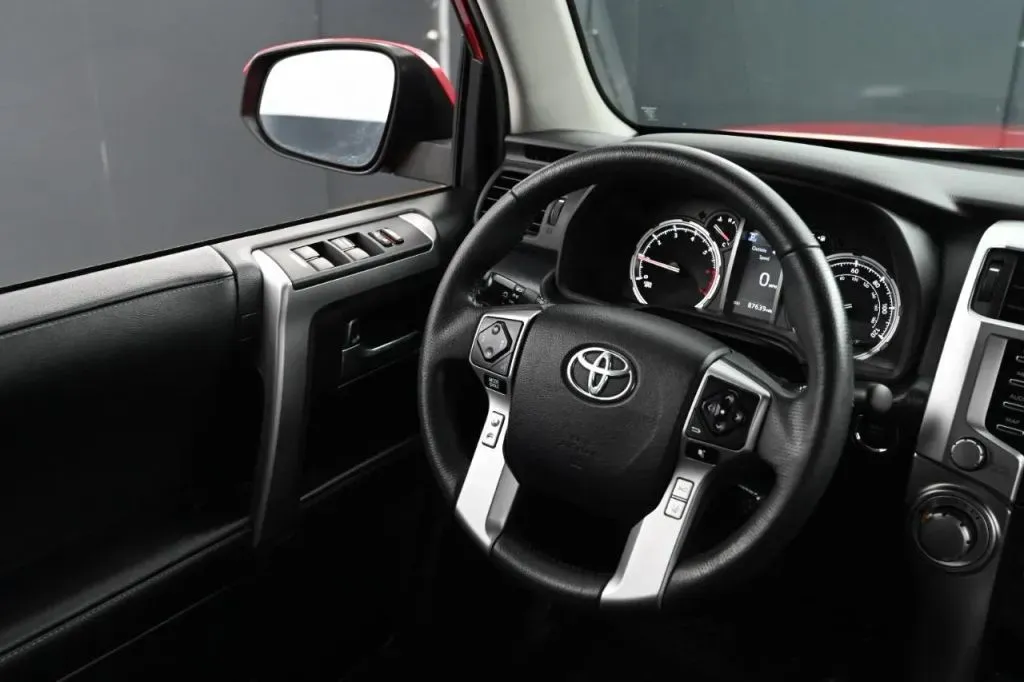 Toyota 4Runner photo 25