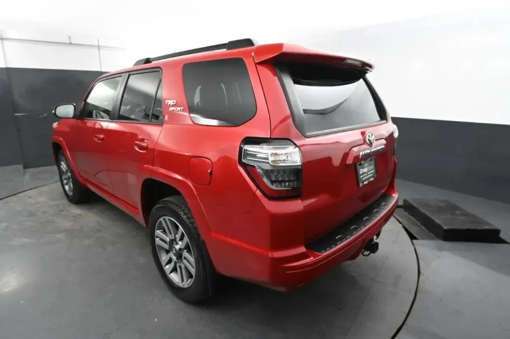 Toyota 4Runner photo 2