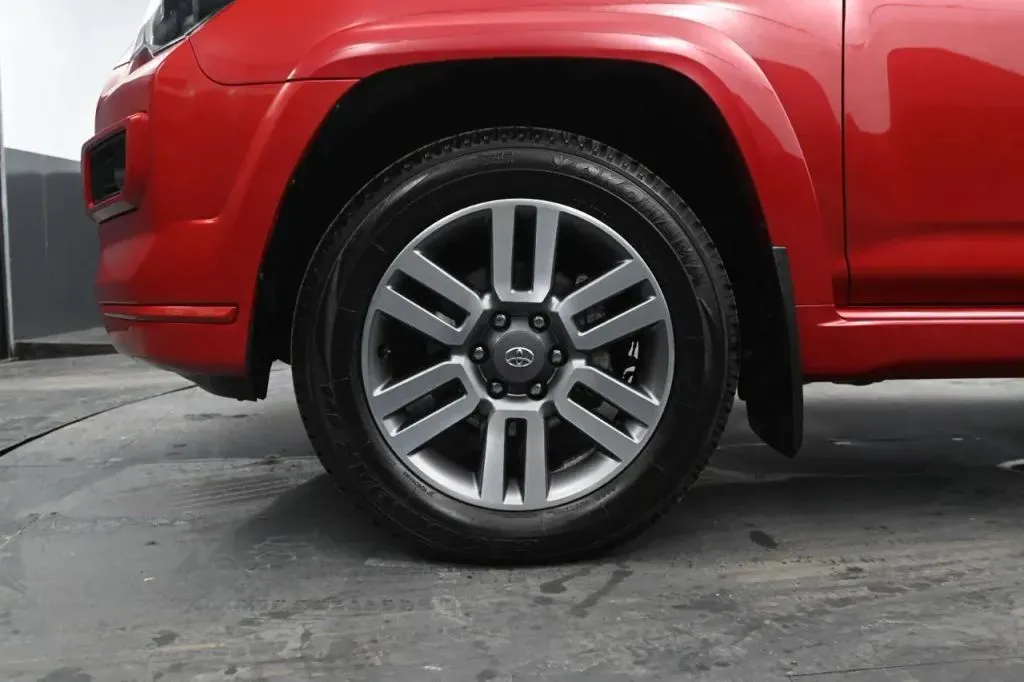 Toyota 4Runner photo 9