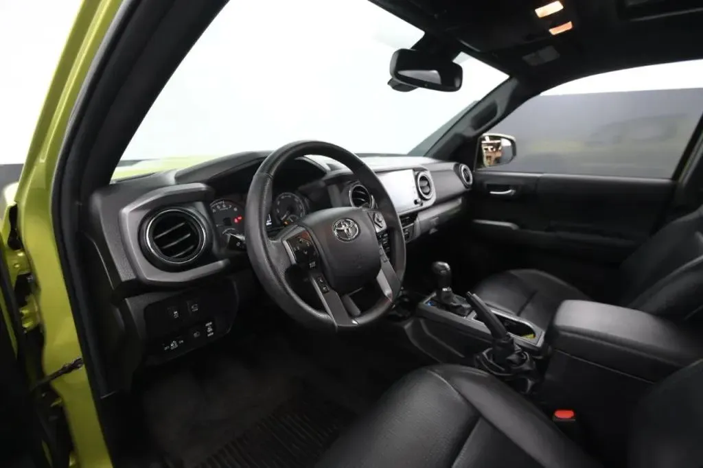 Toyota Tacoma photo 41