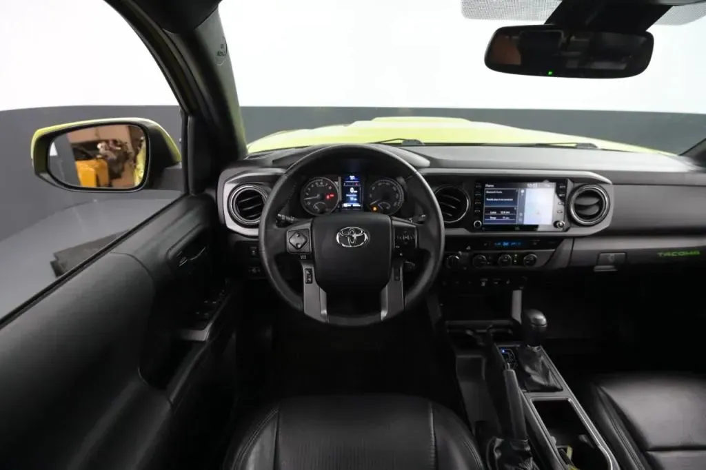 Toyota Tacoma photo 36