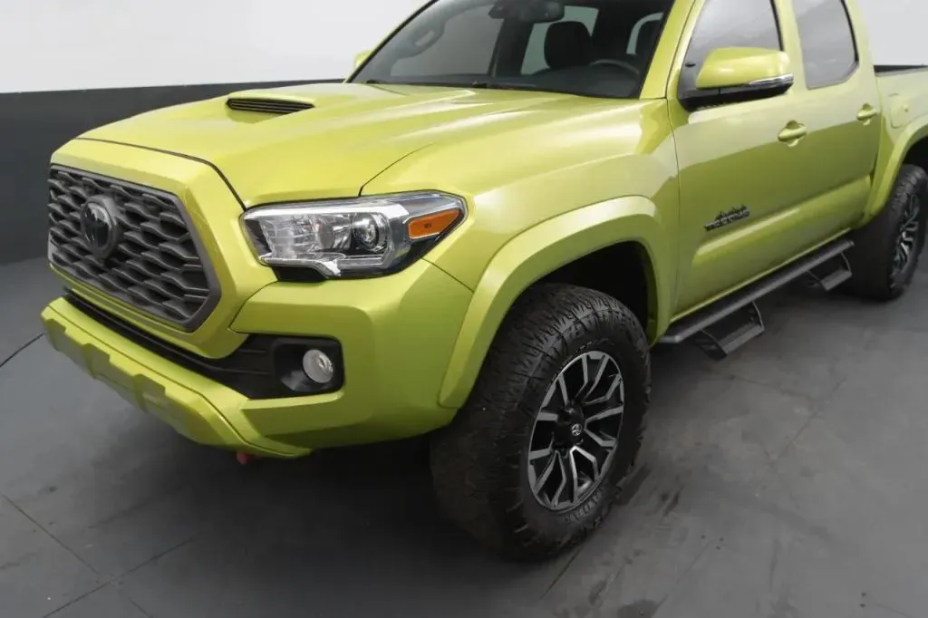Toyota Tacoma photo 10