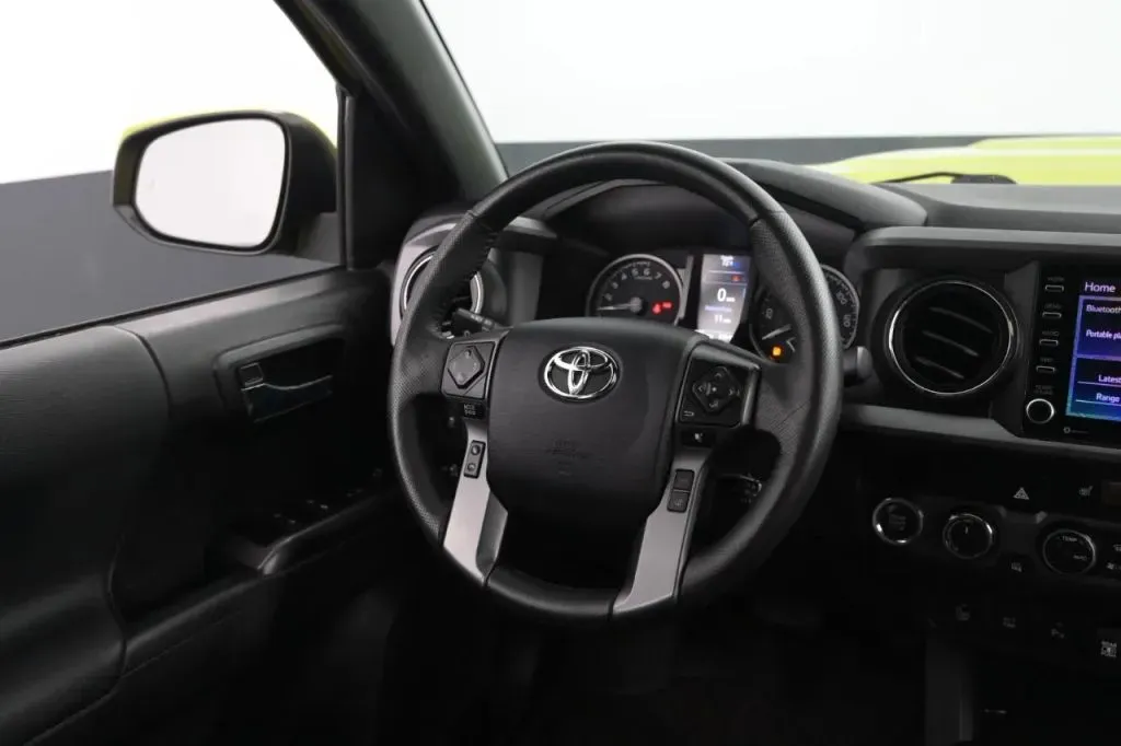 Toyota Tacoma photo 34