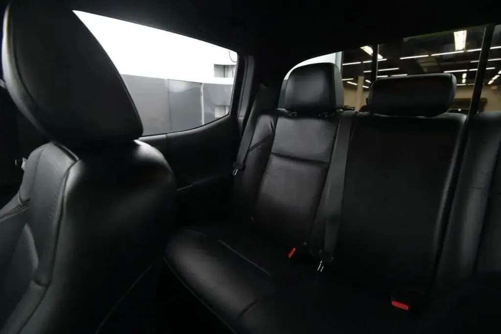 Toyota Tacoma photo 44