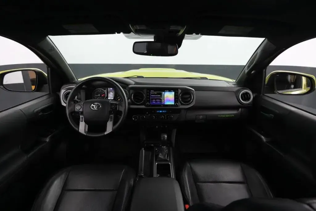 Toyota Tacoma photo 31