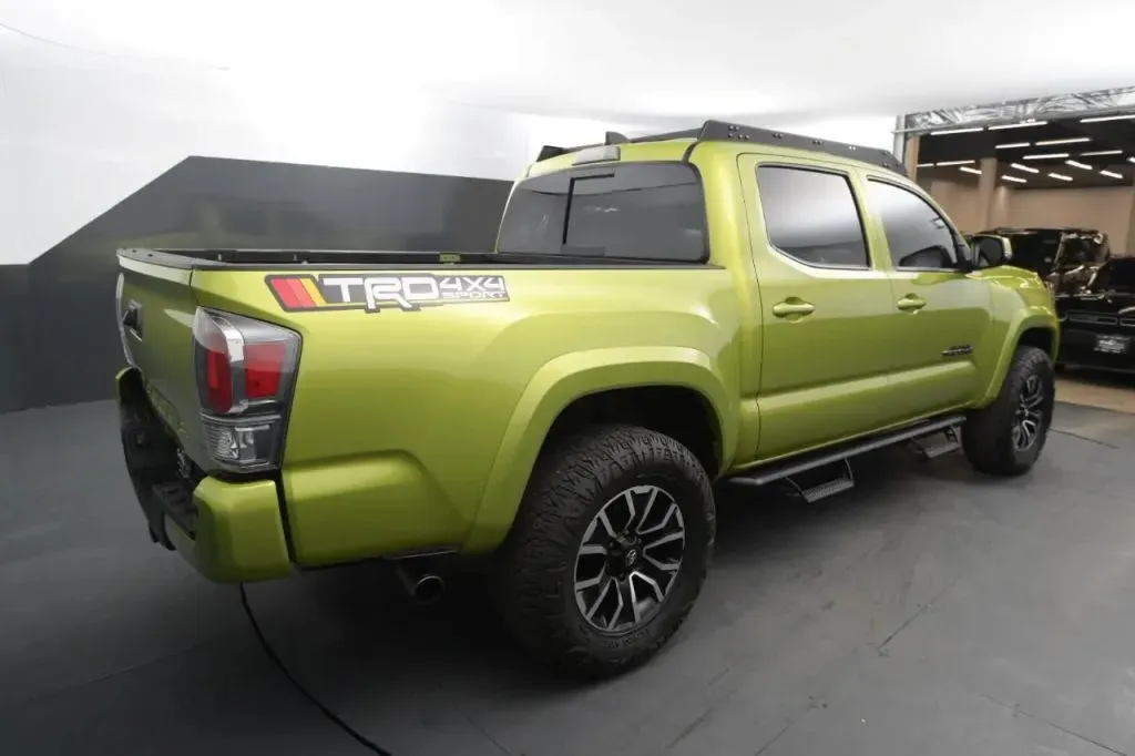 Toyota Tacoma photo 5