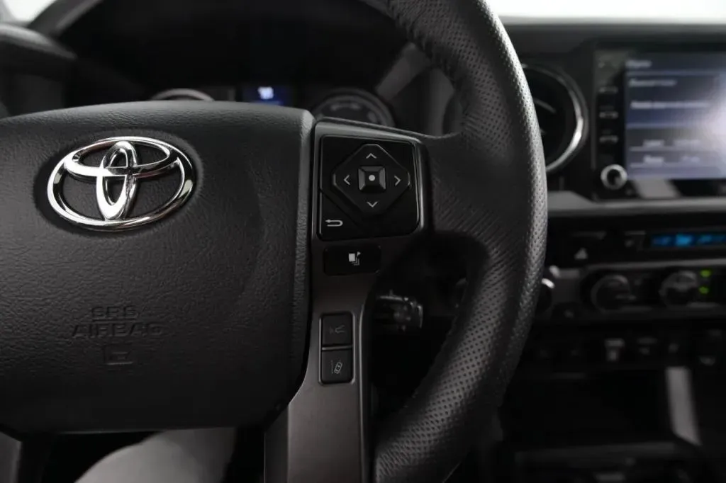 Toyota Tacoma photo 27