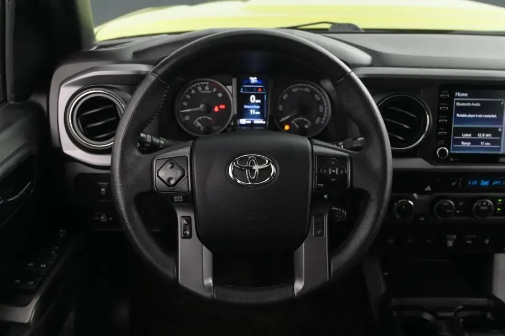 Toyota Tacoma photo 37