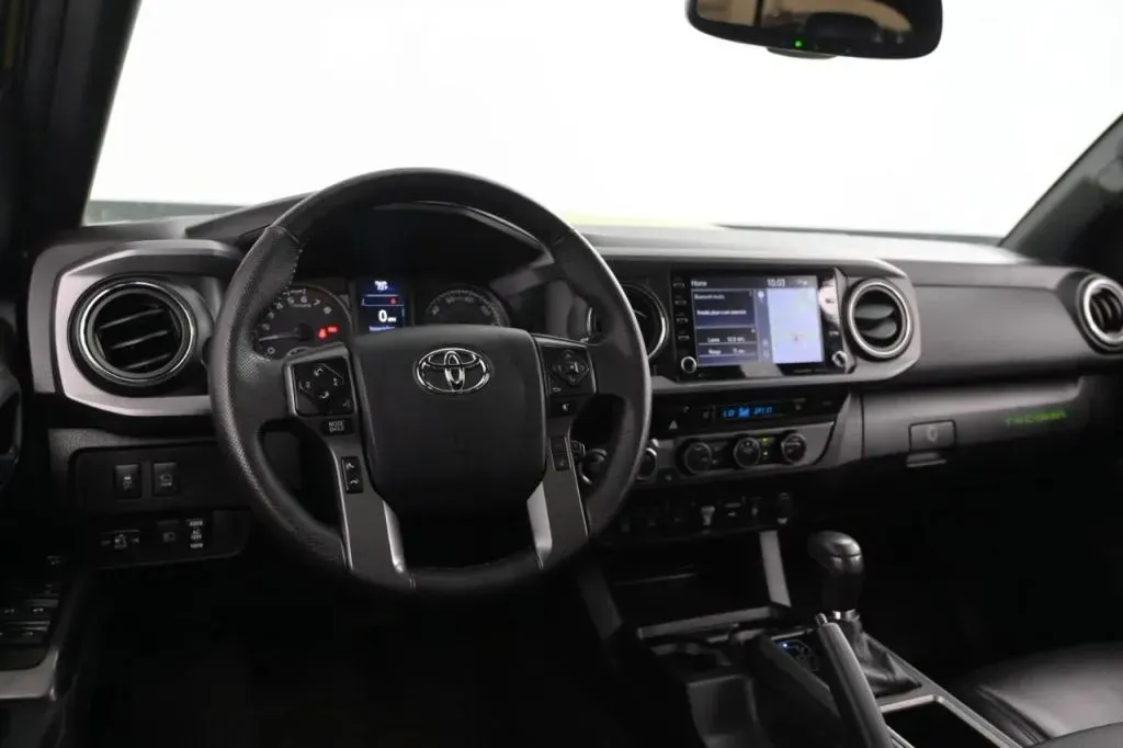 Toyota Tacoma photo 38