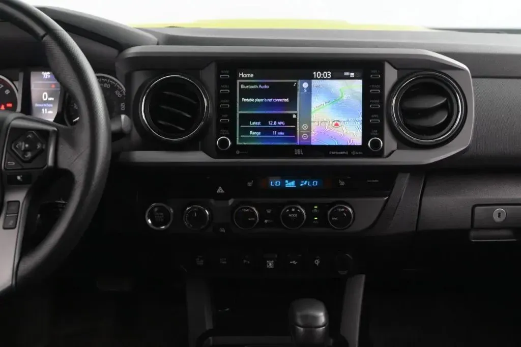 Toyota Tacoma photo 33