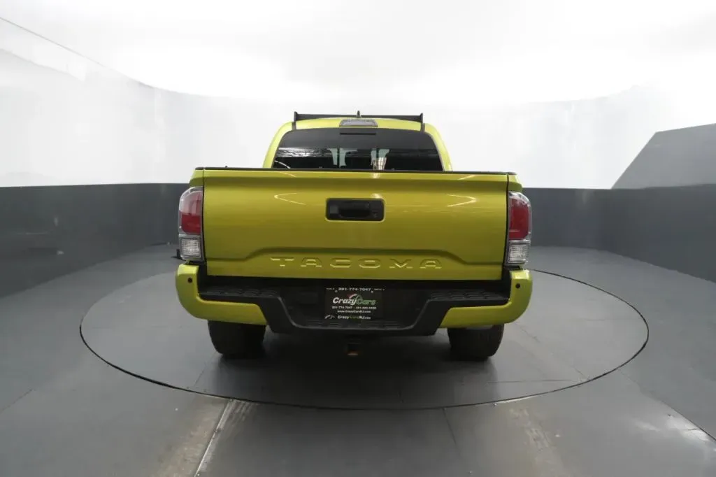 Toyota Tacoma photo 4