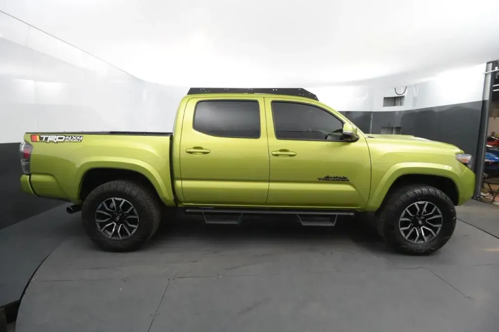 Toyota Tacoma photo 6