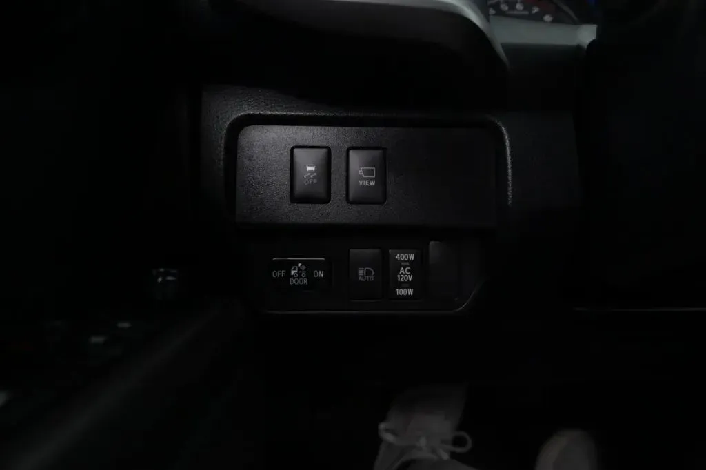 Toyota Tacoma photo 29