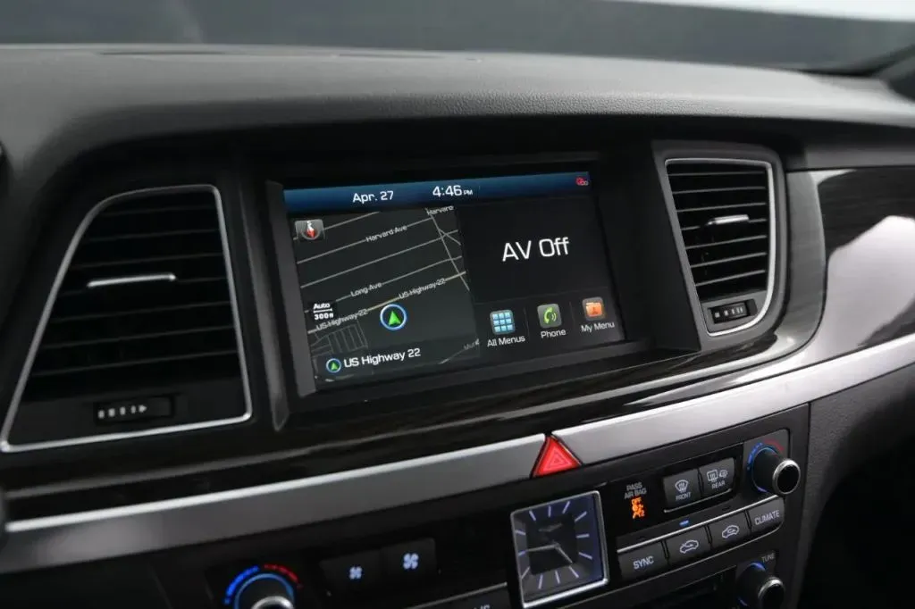 Genesis G80 photo 21