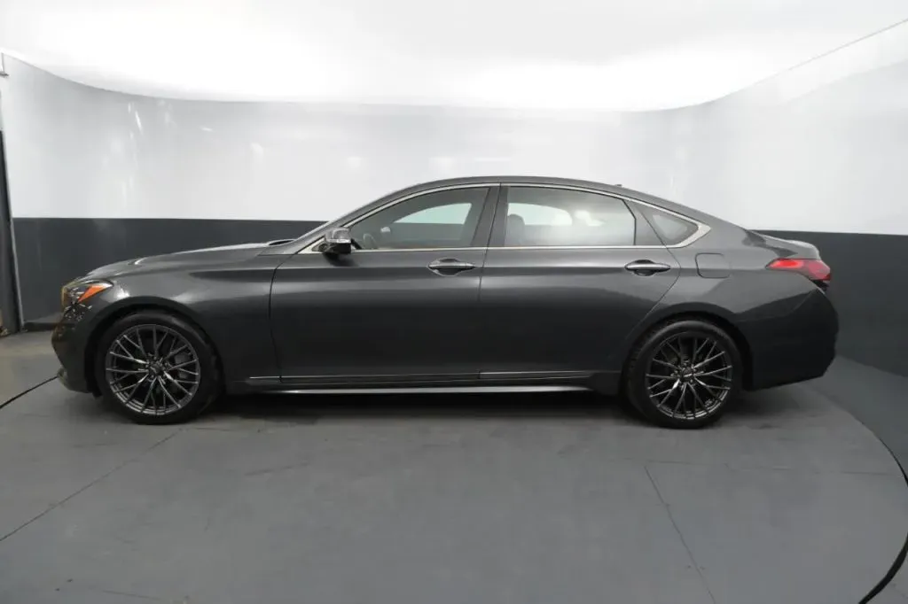 Genesis G80 photo 2