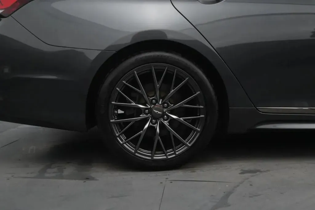 Genesis G80 photo 18