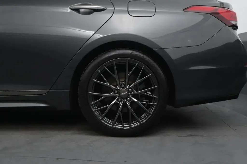 Genesis G80 photo 15