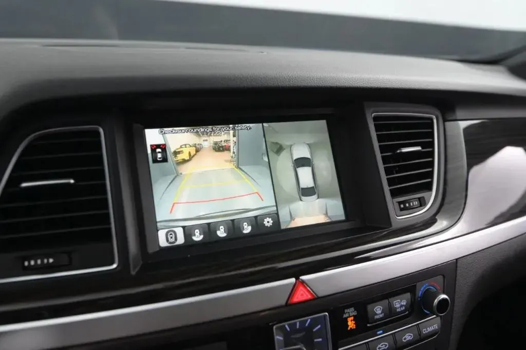 Genesis G80 photo 22