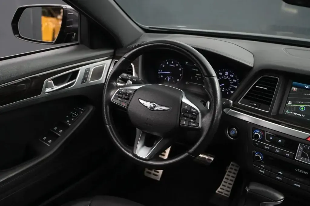 Genesis G80 photo 36