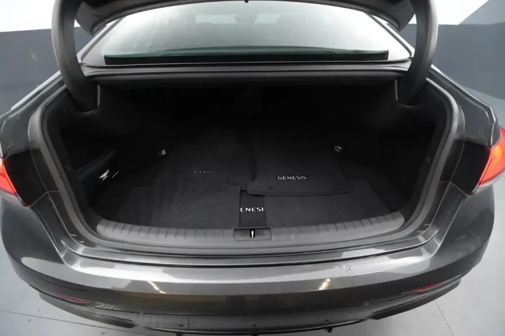 Genesis G80 photo 48