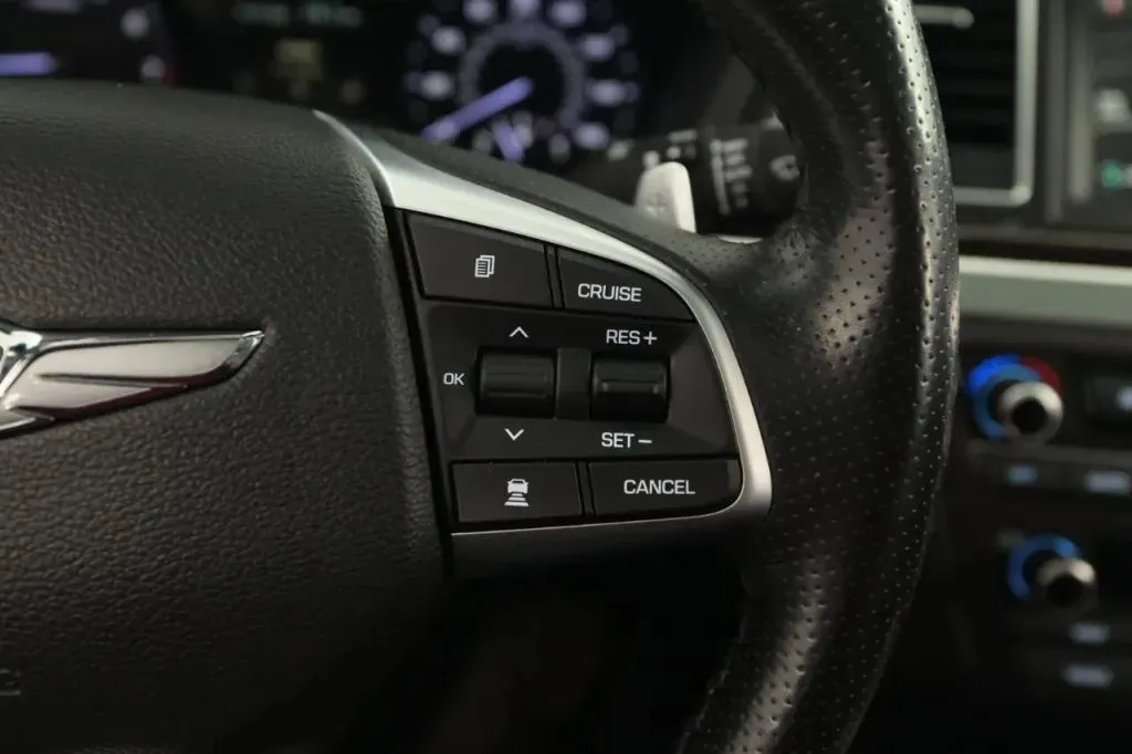 Genesis G80 photo 27