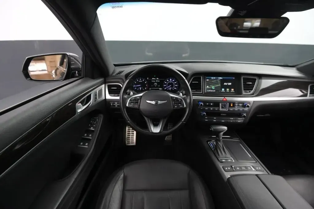 Genesis G80 photo 37