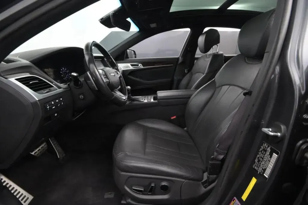 Genesis G80 photo 40