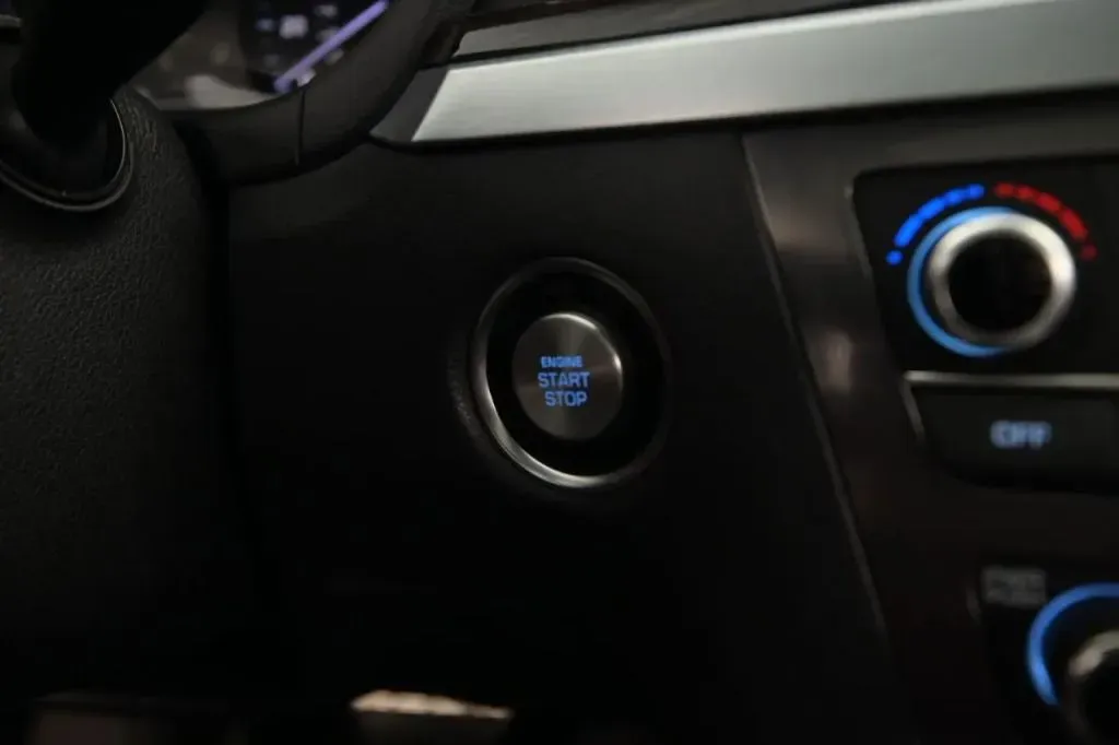 Genesis G80 photo 26