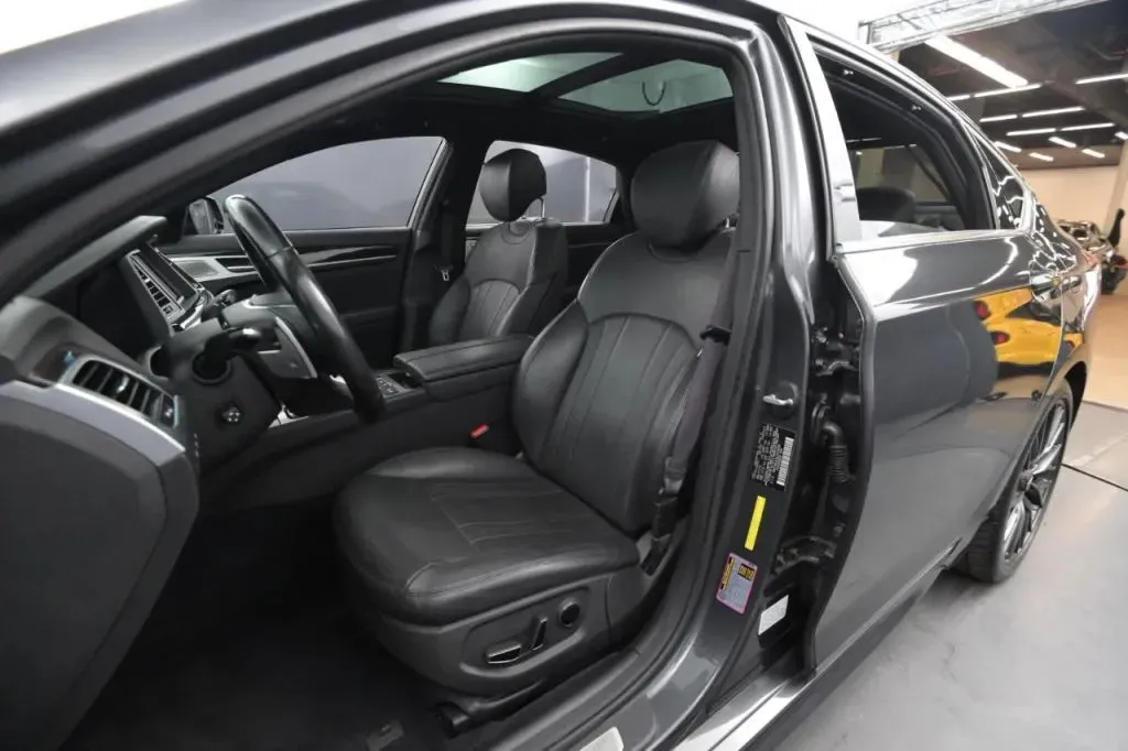 Genesis G80 photo 42