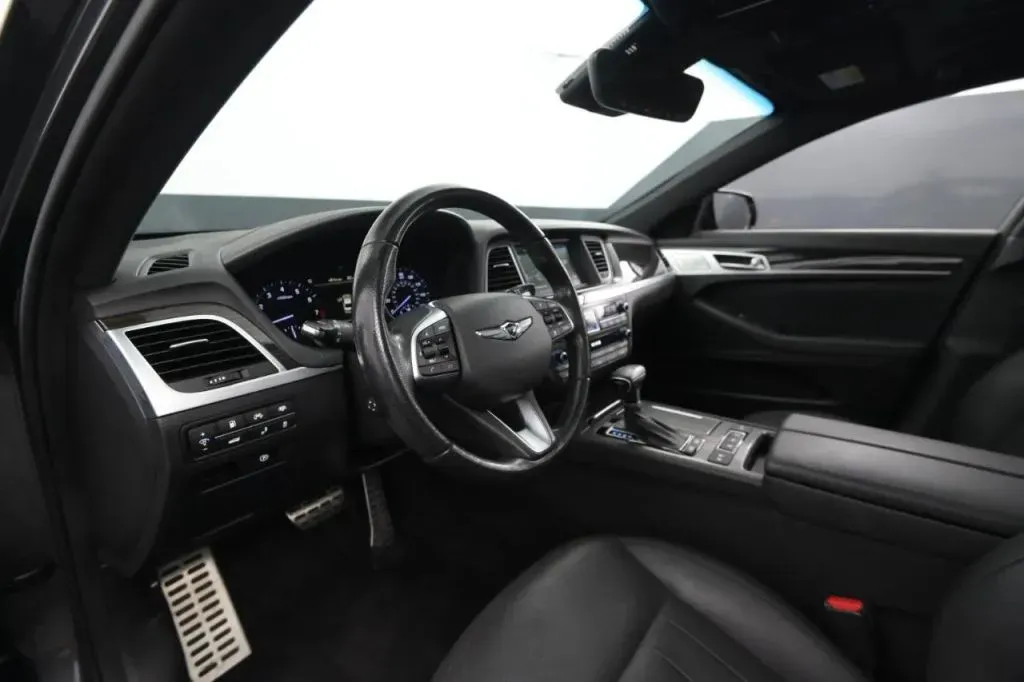 Genesis G80 photo 41