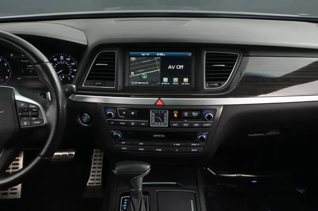 Genesis G80 photo 34