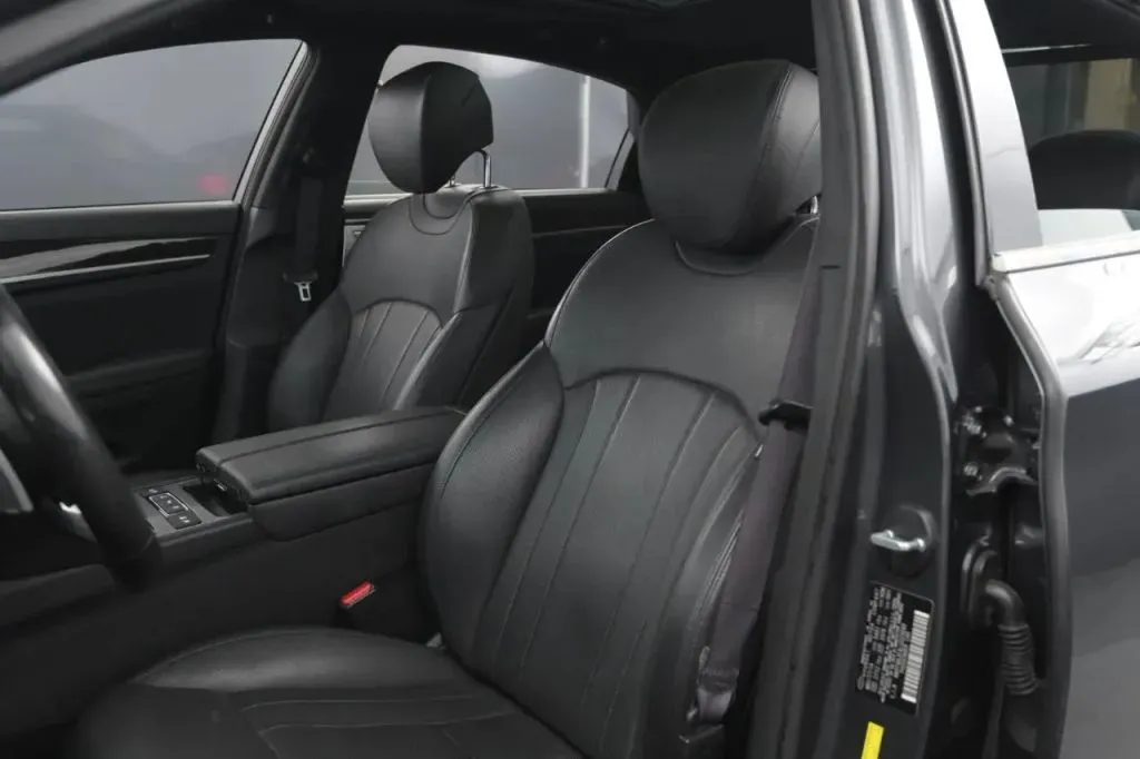 Genesis G80 photo 43