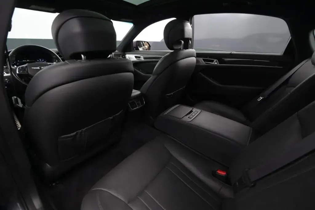 Genesis G80 photo 46