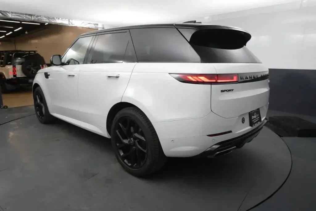 Land Rover Range Rover Sport photo 3