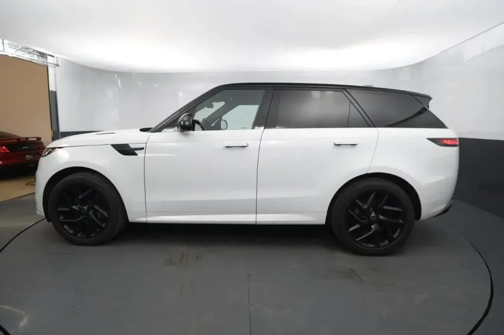Land Rover Range Rover Sport photo 2