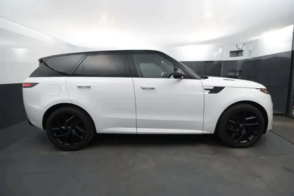 Land Rover Range Rover Sport photo 6