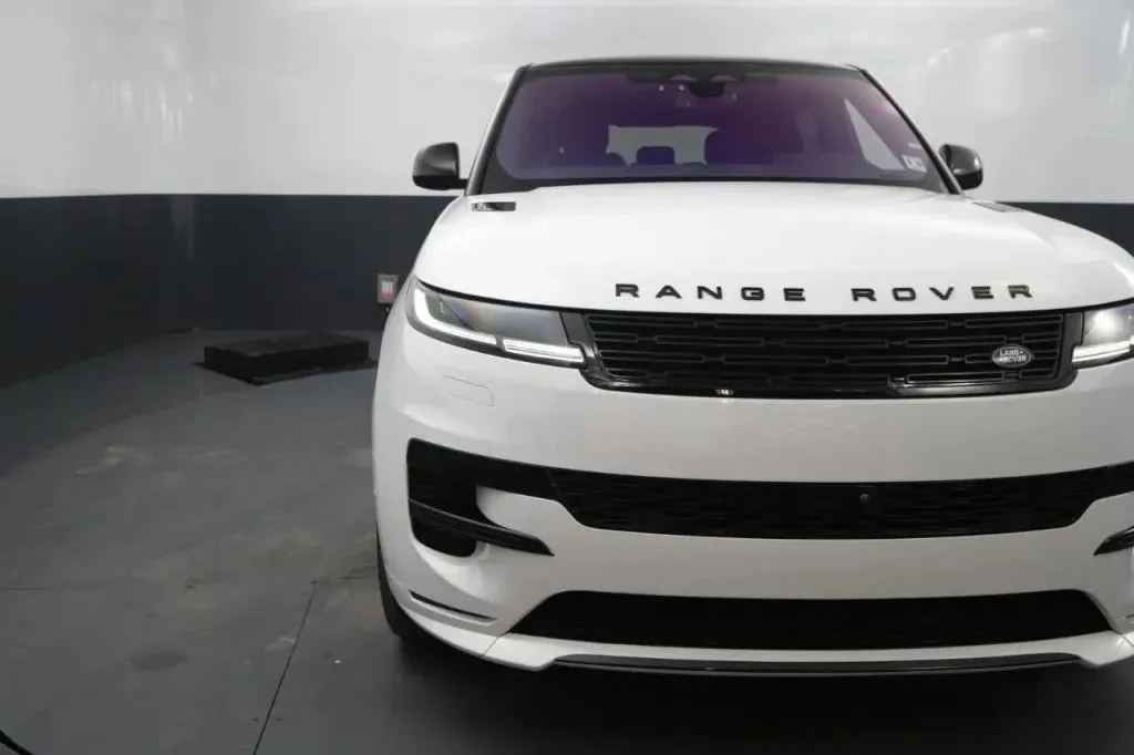 Land Rover Range Rover Sport photo 9