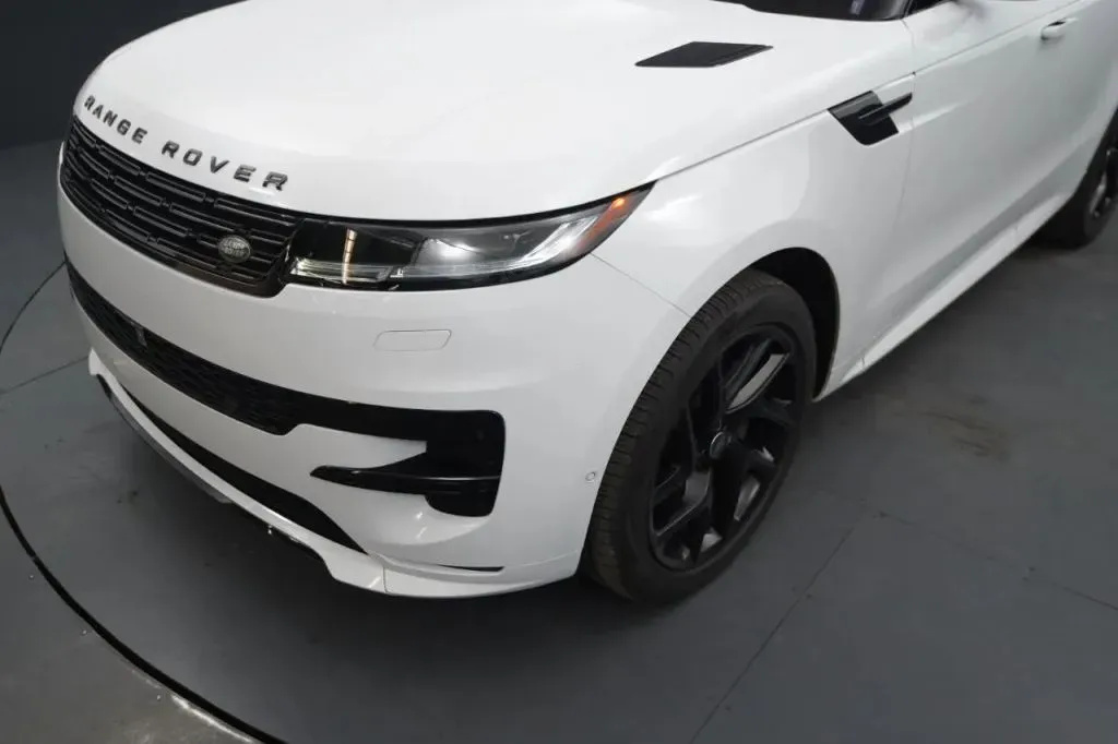 Land Rover Range Rover Sport photo 11