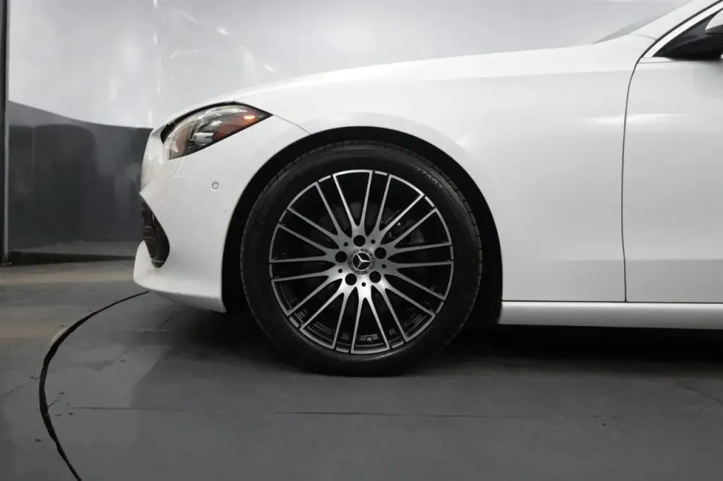 Mercedes-Benz C-Class photo 11