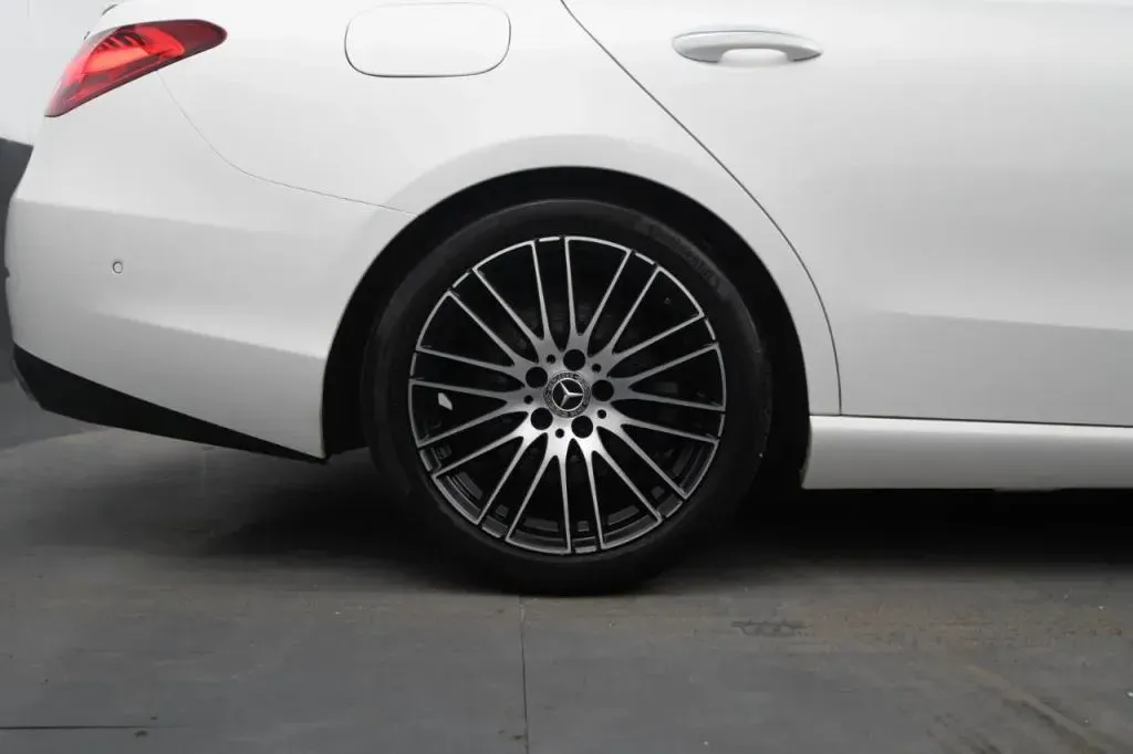 Mercedes-Benz C-Class photo 20