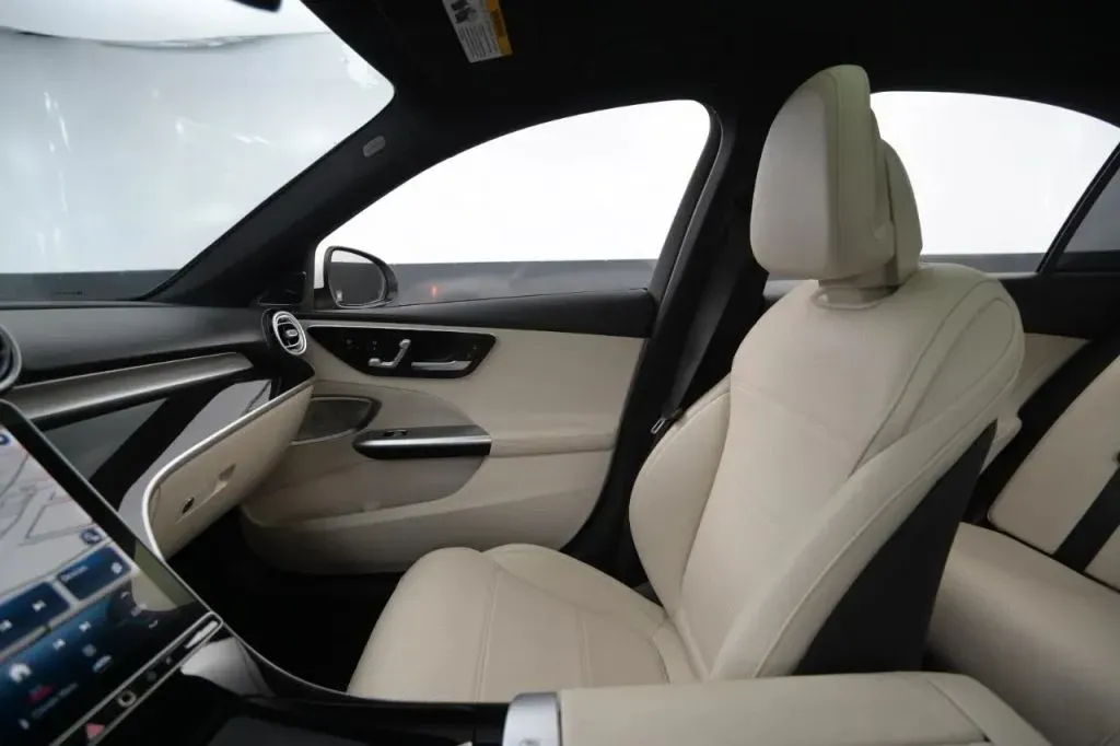 Mercedes-Benz C-Class photo 25