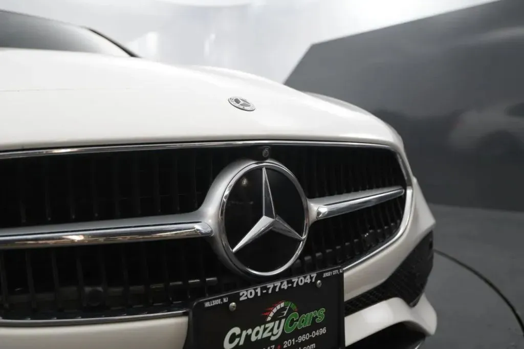 Mercedes-Benz C-Class photo 9