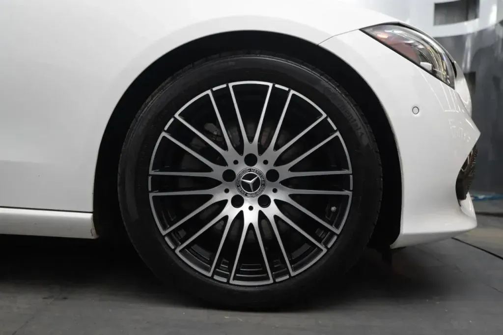 Mercedes-Benz C-Class photo 21