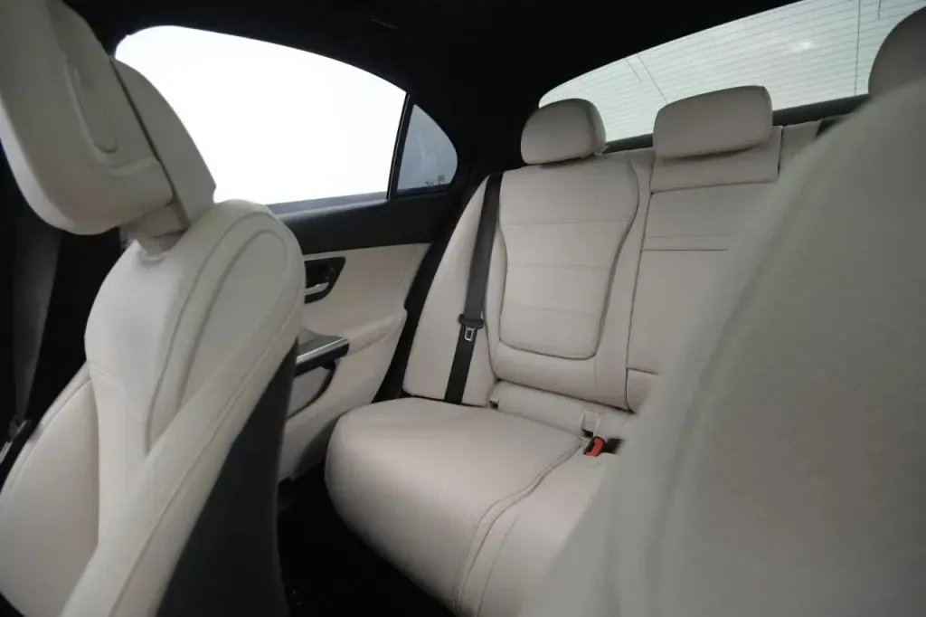 Mercedes-Benz C-Class photo 44