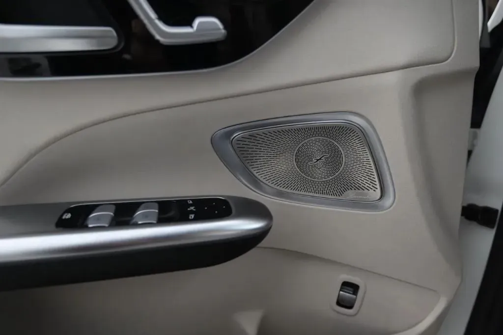 Mercedes-Benz C-Class photo 29