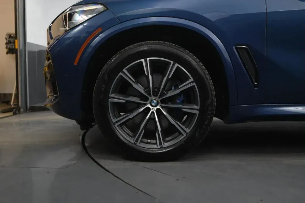 BMW X5 photo 11