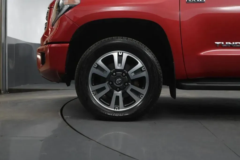 Toyota Tundra photo 11