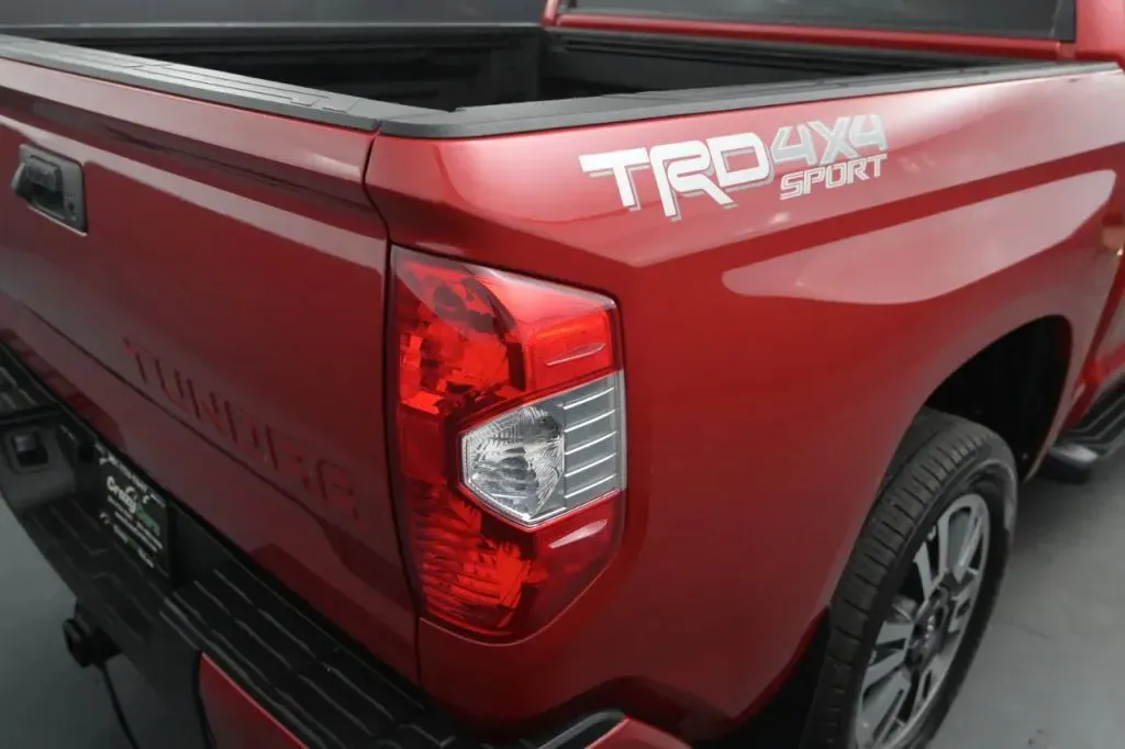 Toyota Tundra photo 18